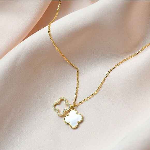 Clover Necklace Mother pearl(WHITE) - Picture 2 of 5